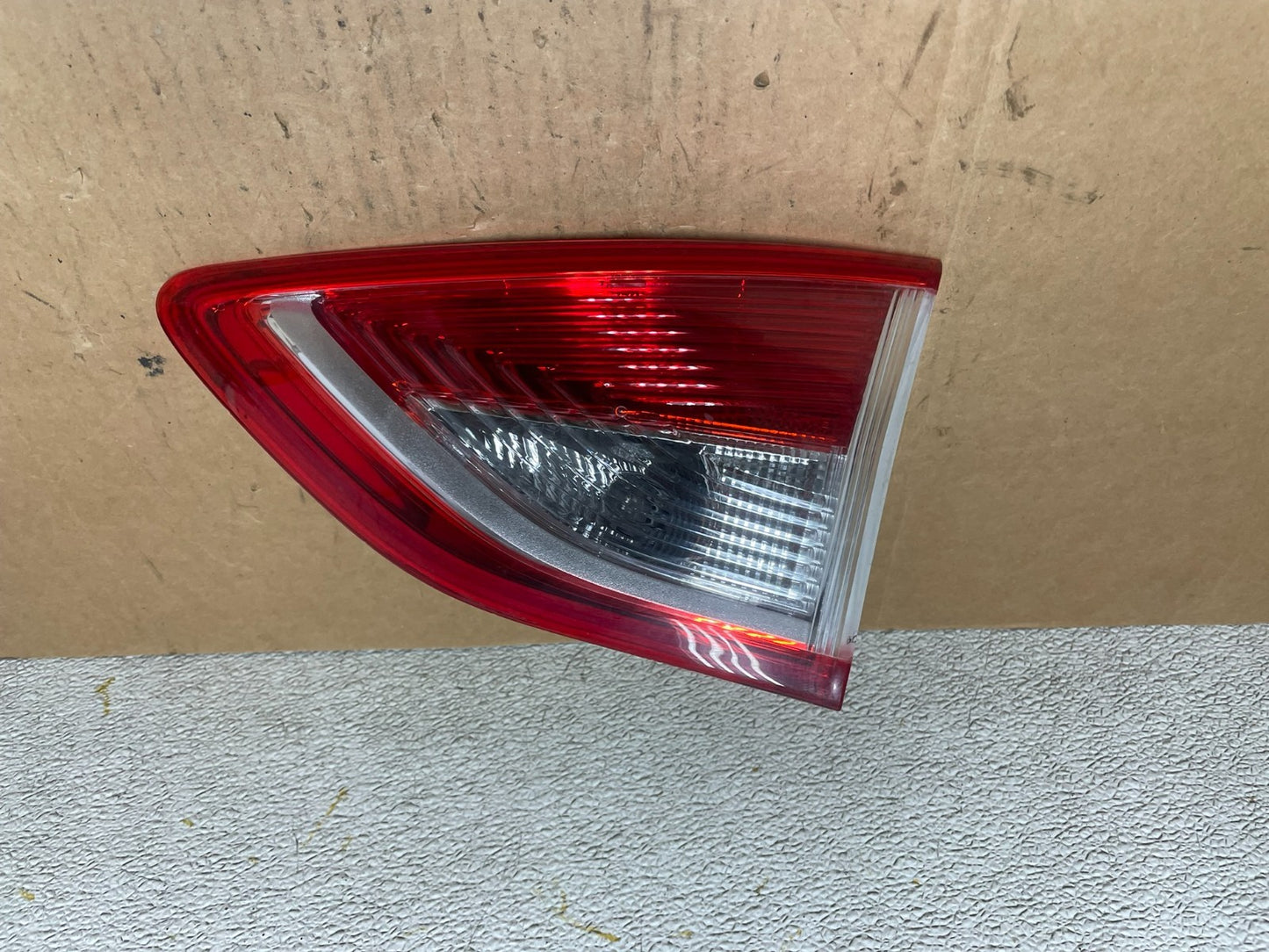 2013 to 2016 Ford Escape Right Passenger RH Side Inner Tail Light OEM Q6724 DW0
