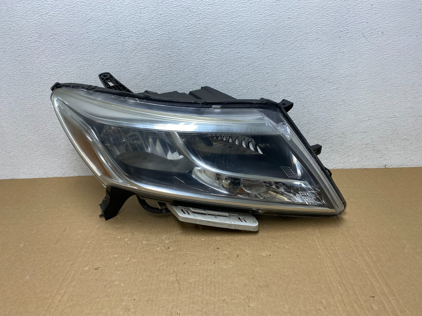 2013 to 2016 Nissan Pathfinder Right Passenger RH Side Headlight AF9954 DW0