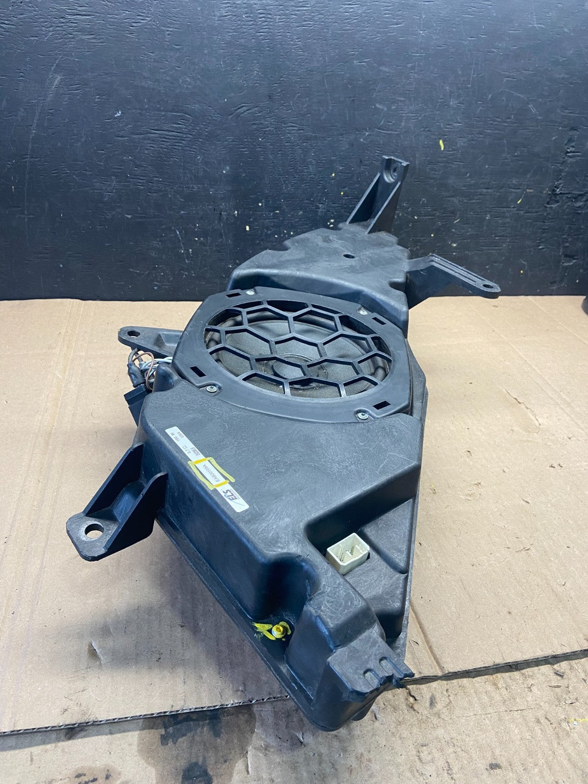 2007 to 2011 Acura RDX Subwoofer Audio Speaker EAB20109A O9916 DG1