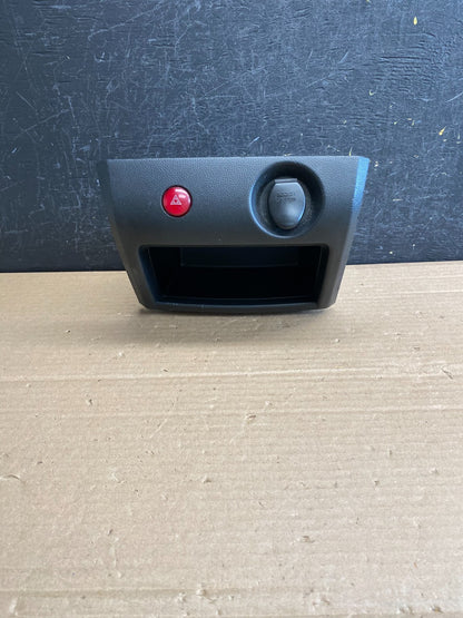 2003 - 2004 Mitsubishi Outlander Center Dash Bezel Radio Navi Trim AG0098 DG0