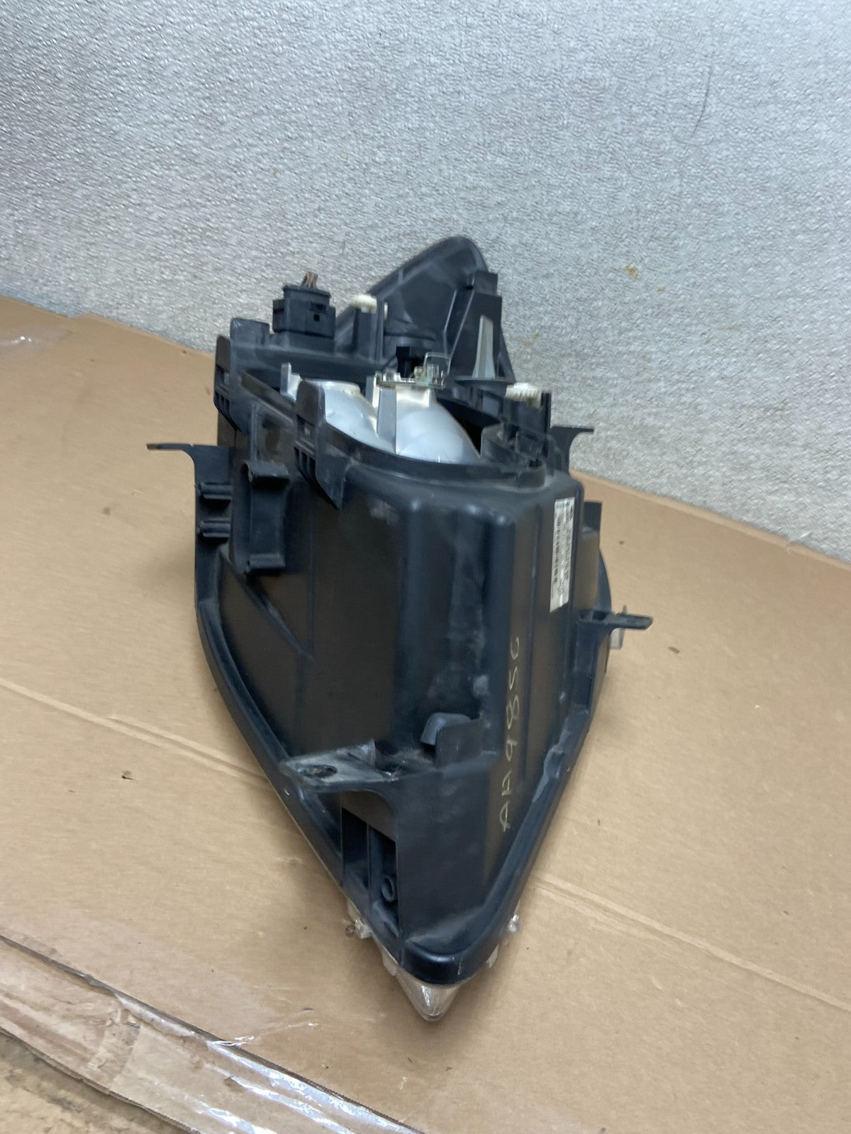 2007 to 2013 Mercedes Sprinter Headlight Left Driver Side Halogen Oem AA9856 DW5