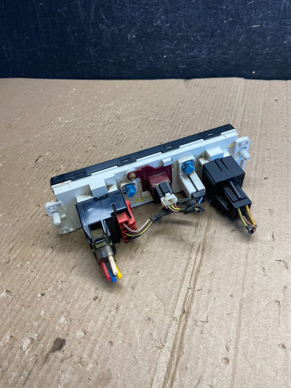 1997 to 2004 Ford F150 F250 Super Duty Heater A/C Climate Control AE4033 DG3