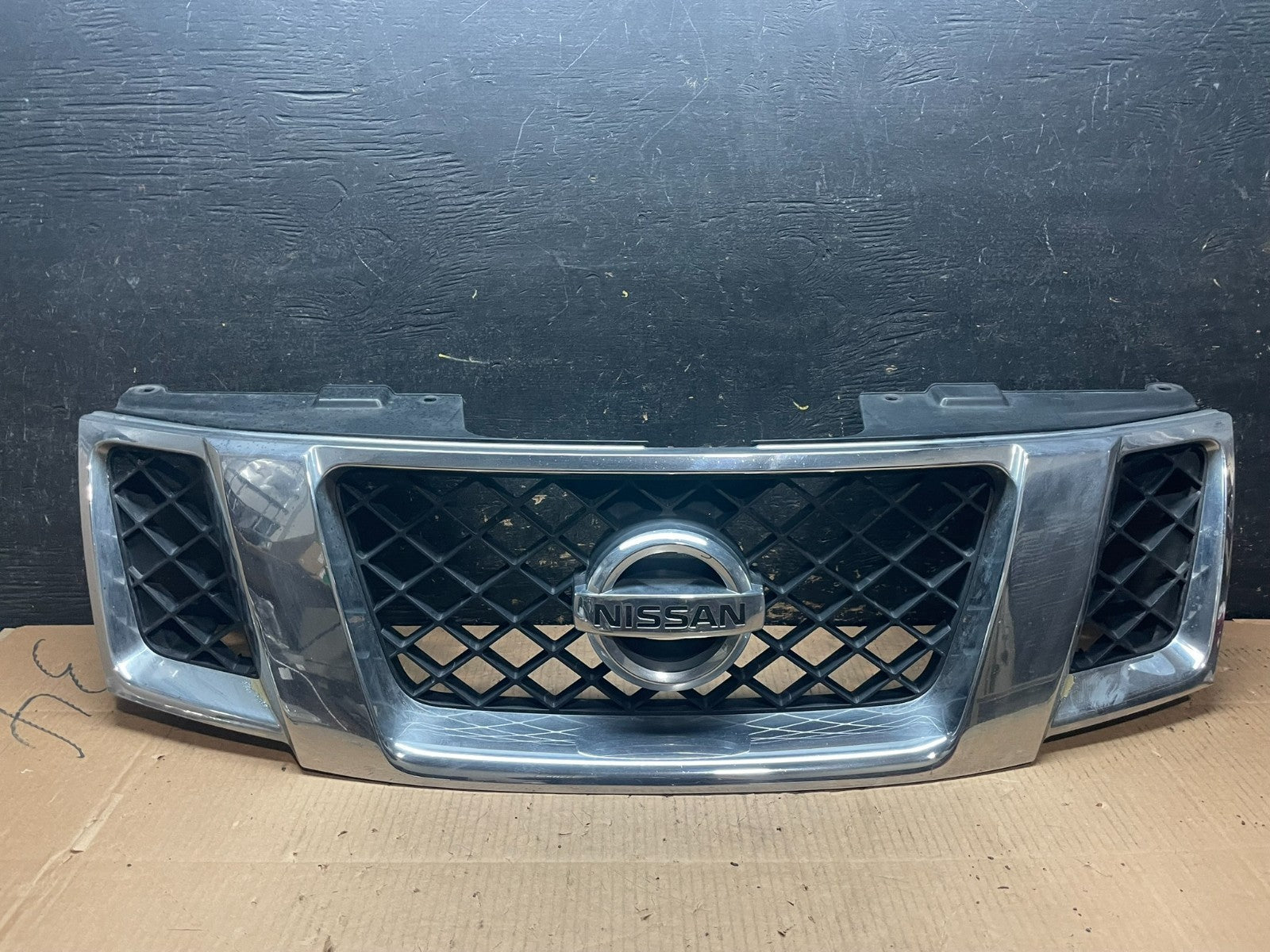 2008 to 2012 Nissan Pathfinder Front Upper Chrome Grill Grille OEM y1879 DG0