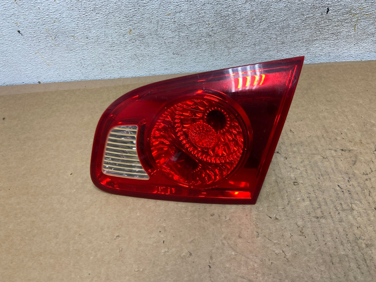 2007 2008 2009 Hyundai Santa Fe Right Passenger Tail Light Inner AI3501 LK0