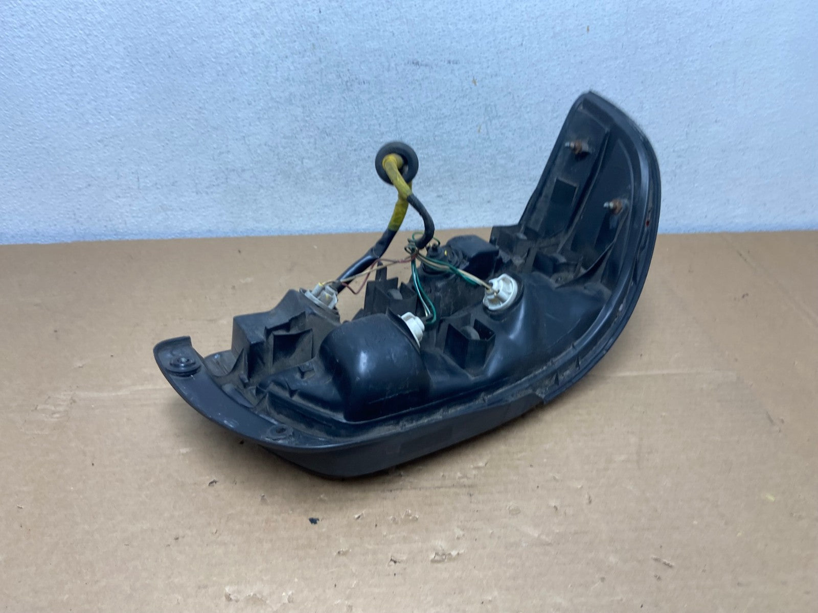 1995 - 1997 Toyota Avalon Right Passenger RH Side Tail Light AD3922 LK4