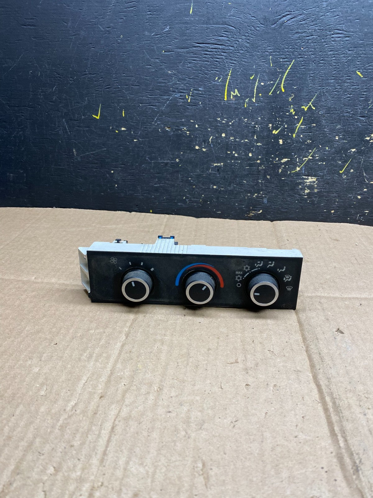 2008-2010 Chevrolet Express 1500 2500 3500 Climate Control Panel AA4685 DG0