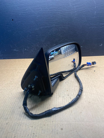 2003 - 2006 Chevrolet Silverado Suburban Right Turn Signal Door Mirror AC4197 DW6