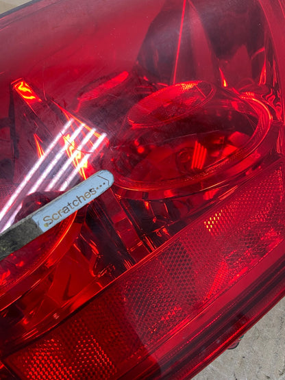 2003 2004 2005 Honda Pilot Left Driver LH Side Tail Light AI3508 LK3