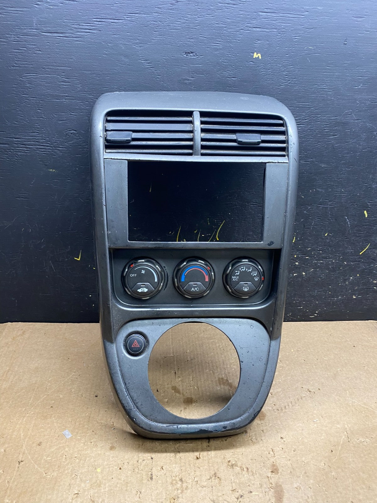 2003 to 2008  Honda Element Radio Climate Control Shifter Bezel OEM Z4477 DG0