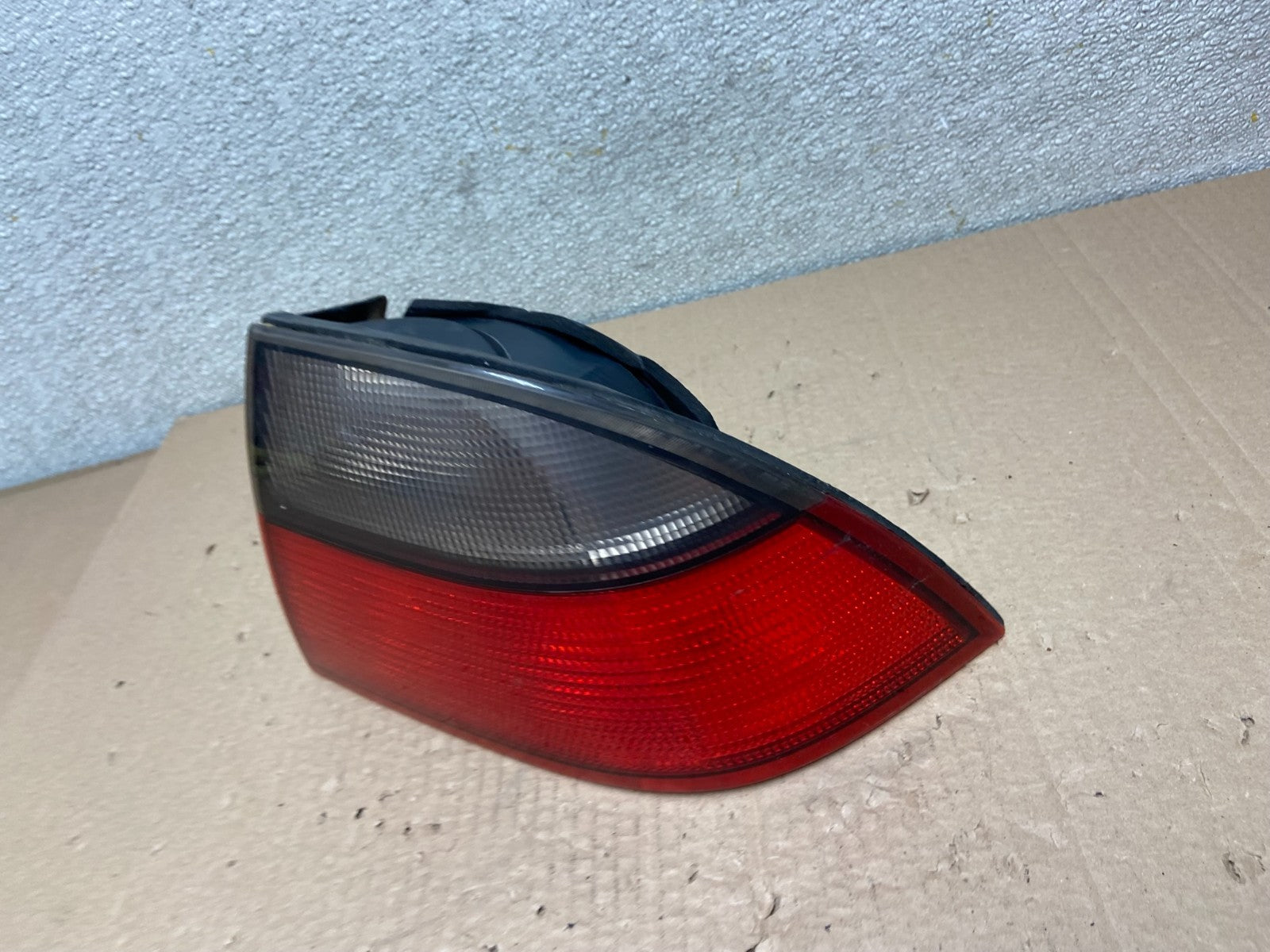 1999 to 2001 Saab 9-5 Right Passenger RH Tail Light Sedan OEM AB2466 LK1