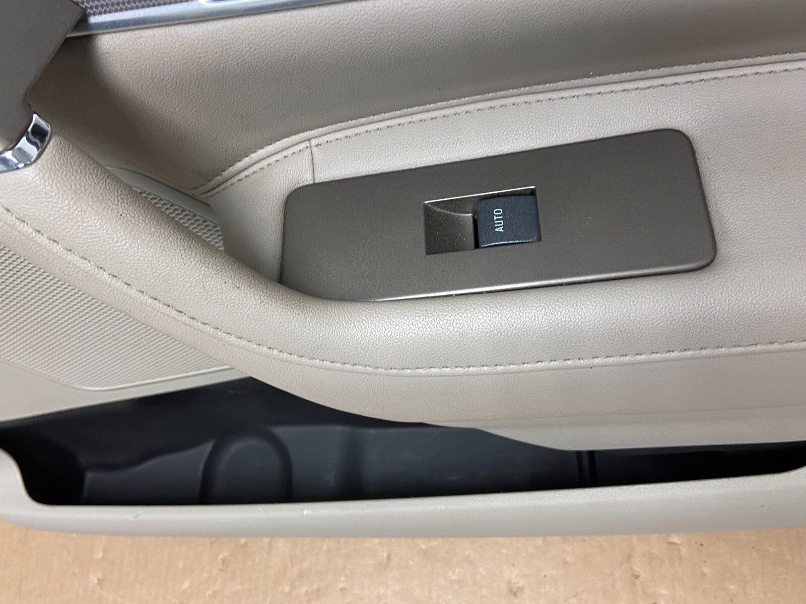2011-2015 Lincoln MKX Front Right Passenger RH Side Panel Door Trim Oem D97453