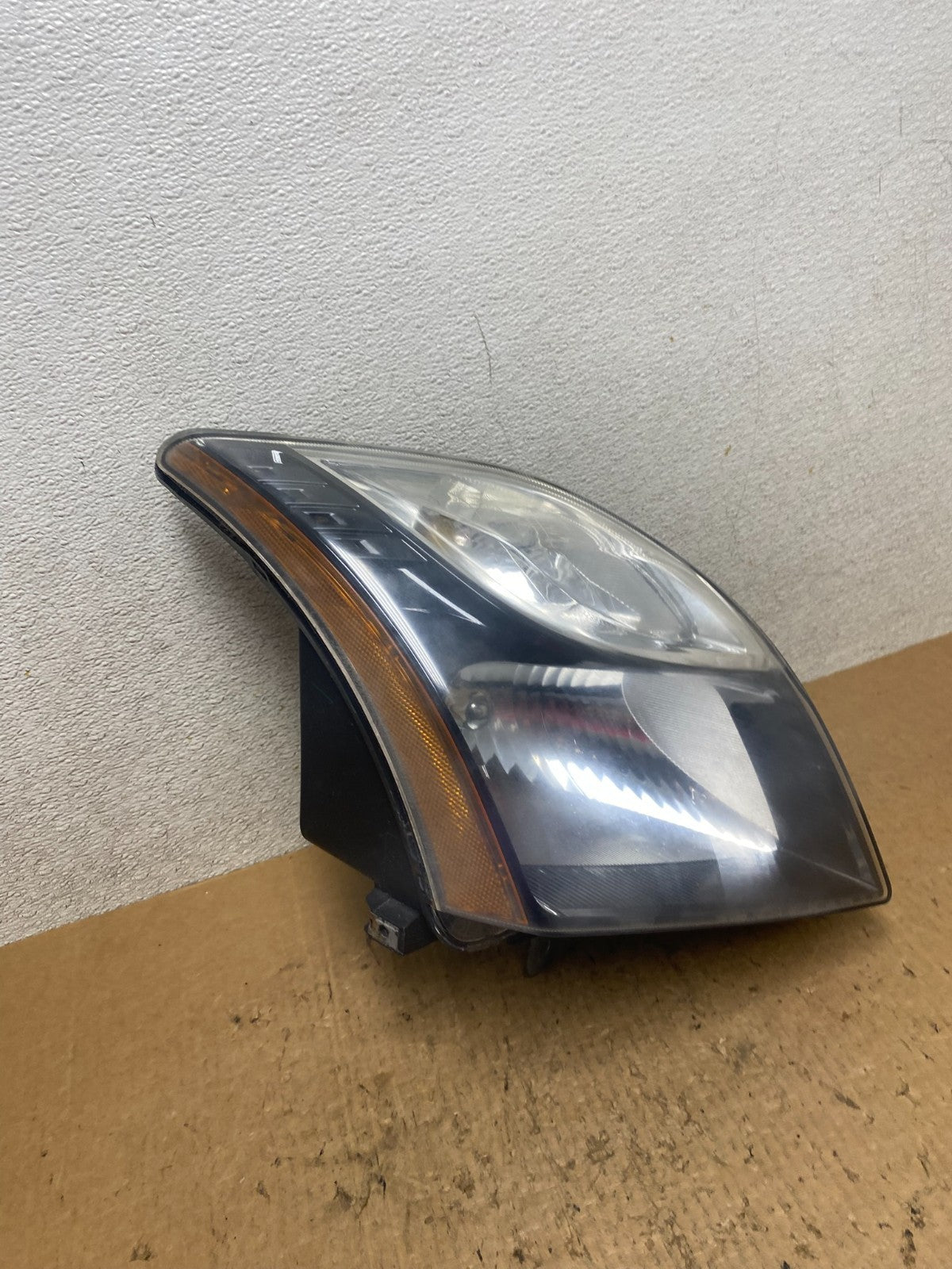2010 2011 2012 Nissan Sentra Halogen Right Passenger Black Headlight Q7985 DW2