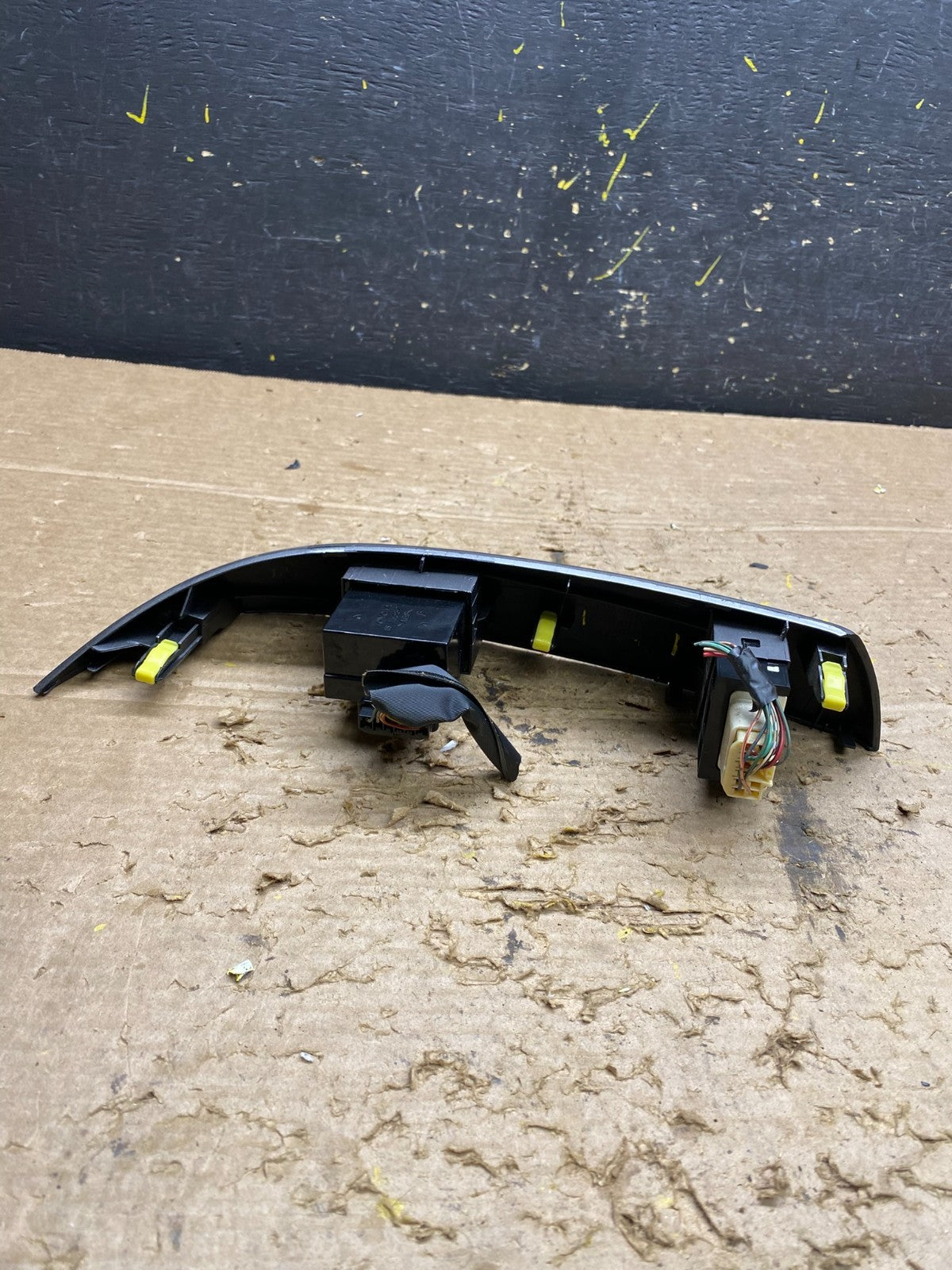 2004 to 2010 Toyota Sienna Left Side Climate Switches Bezel Trim OEM x1452 DG3