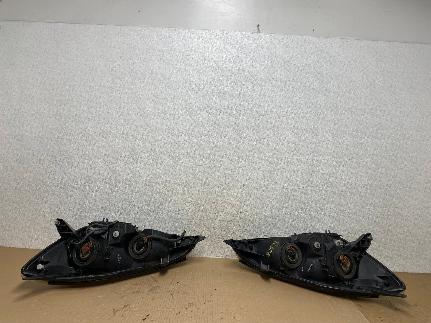 2004 2005 Toyota Sienna Driver Left+Right Set Side Halogen Headlights AE8762 LK8