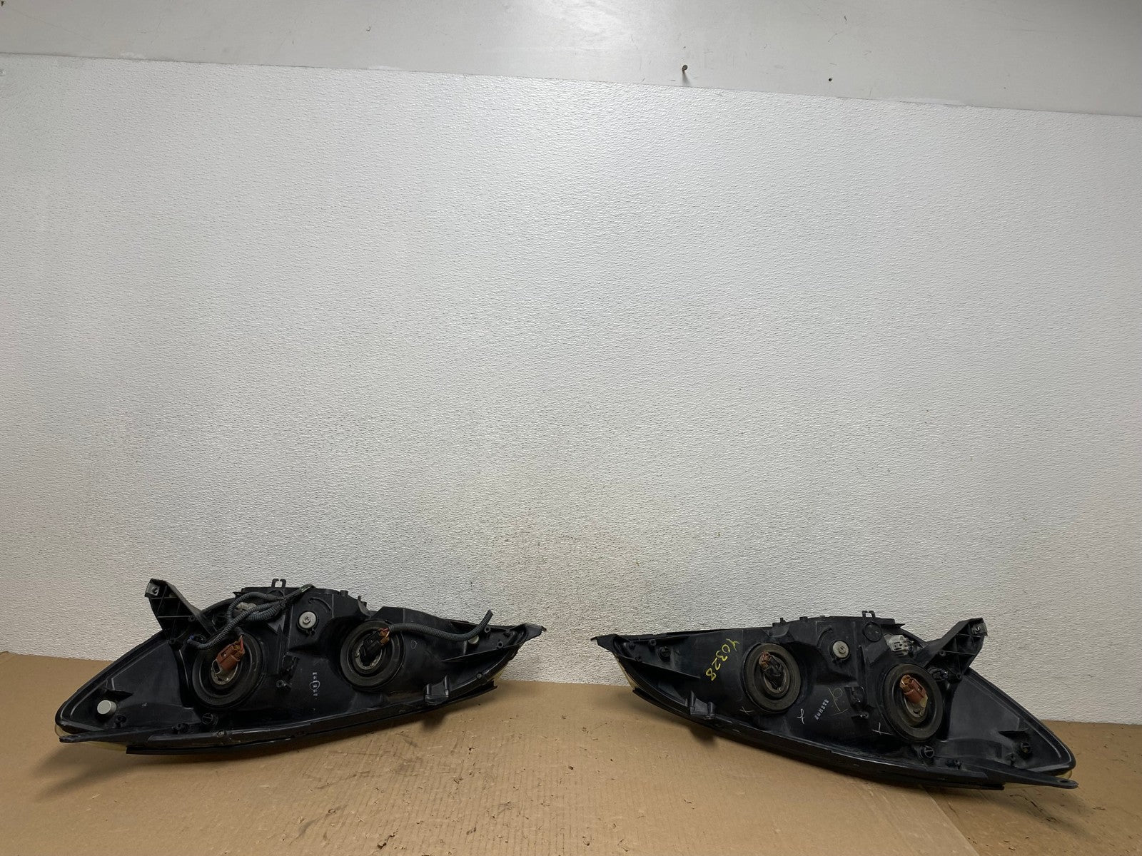 2004 2005 Toyota Sienna Driver Left+Right Set Side Halogen Headlights AE8762 LK8