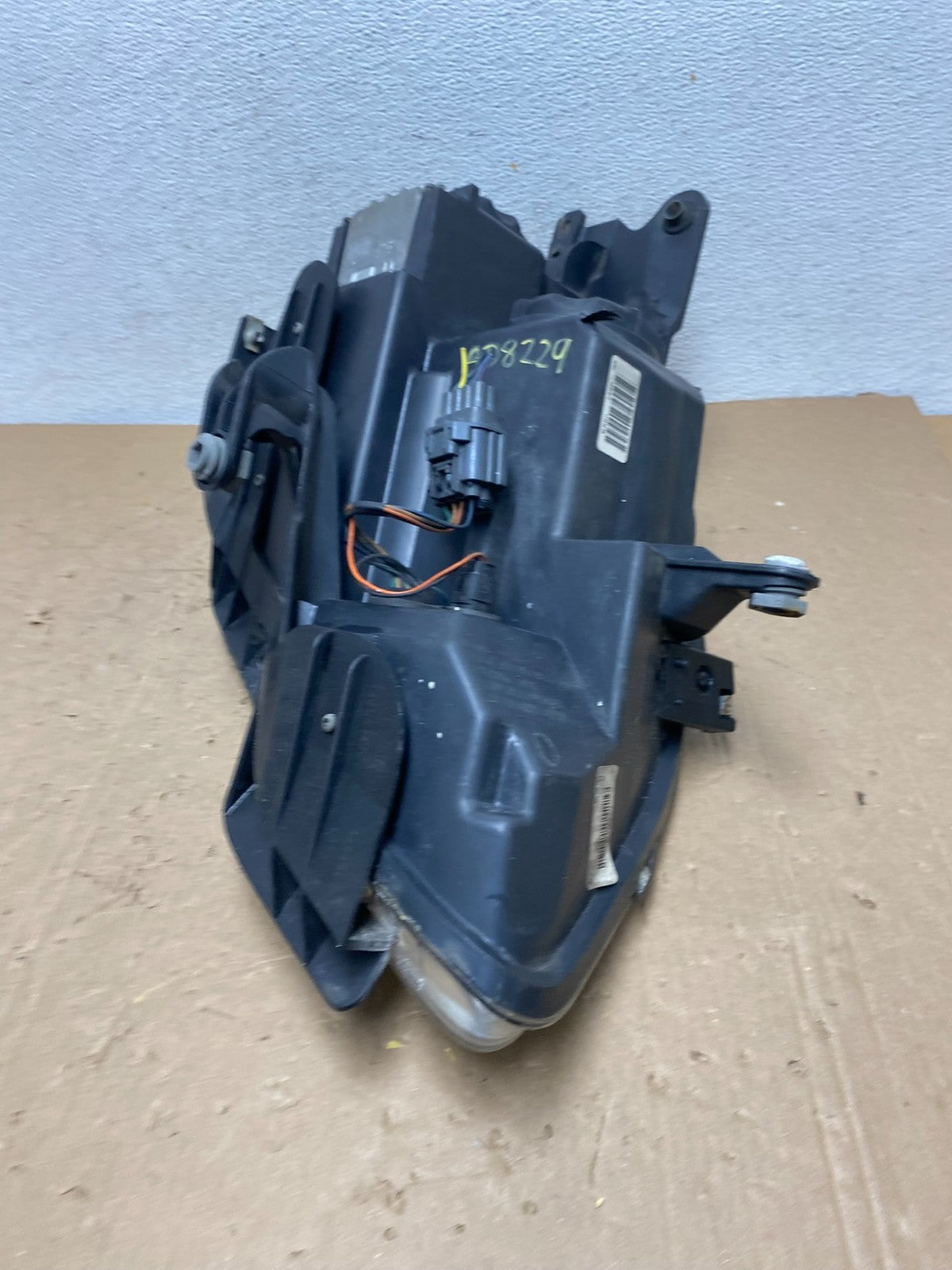 2007-2012 Gmc Acadia Xenon HID Headlight Left Driver LH Side AD8229 DW7