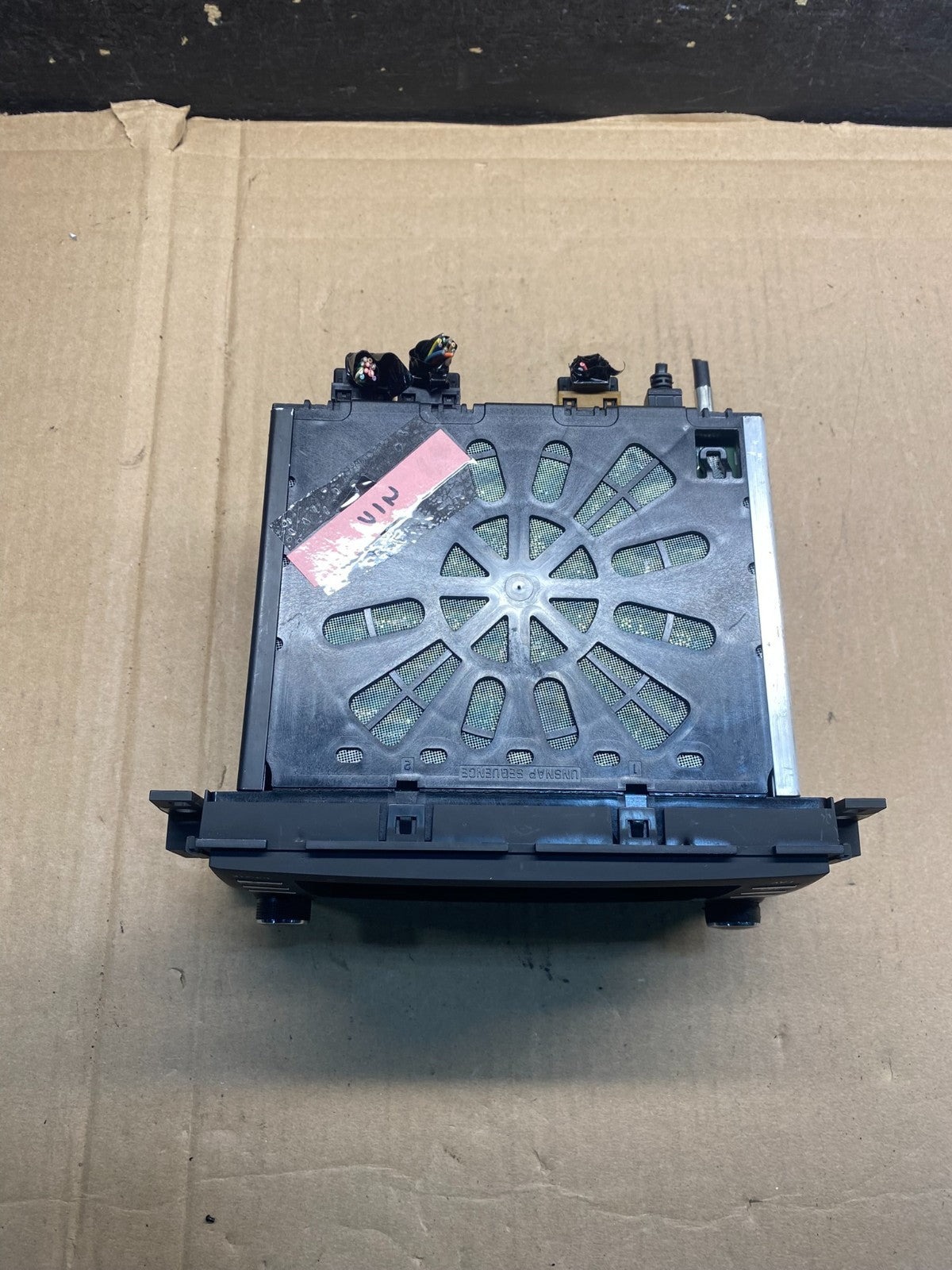 2013 to 2017 Chevrolet Traverse Am Fm Cd Player Radio Screen Display AJ0504 DG3