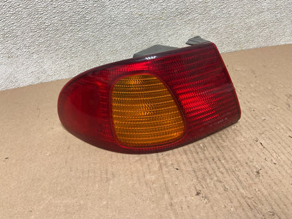 1998 1999 2000 Toyota Corolla Left Driver Lh Side Tail light AB5964 LK0