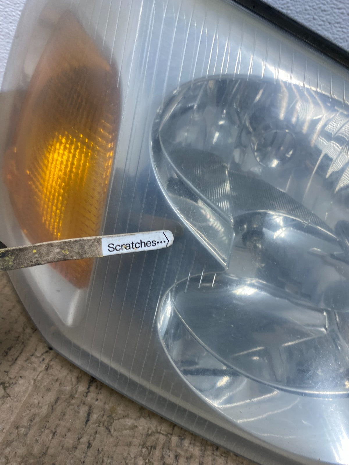 2002 to 2009 Gmc Envoy Right Passenger RH Side Headlight Halogen AC4145 DW3