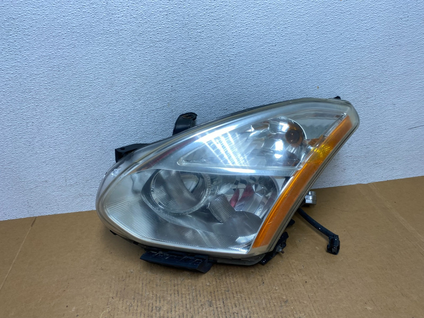 2008 to 2013 Nissan Rogue HID Xenon Headlight Left Driver Lh Side AE0425 DW0