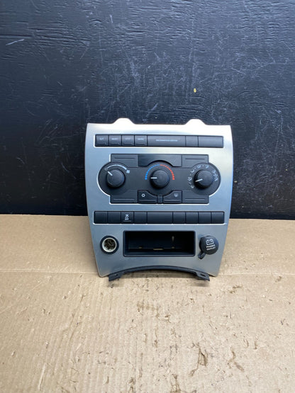 2005 2006 2007 Jeep Commander Grand Cherokee A/C Climate Control Bezel AC9150 DG0