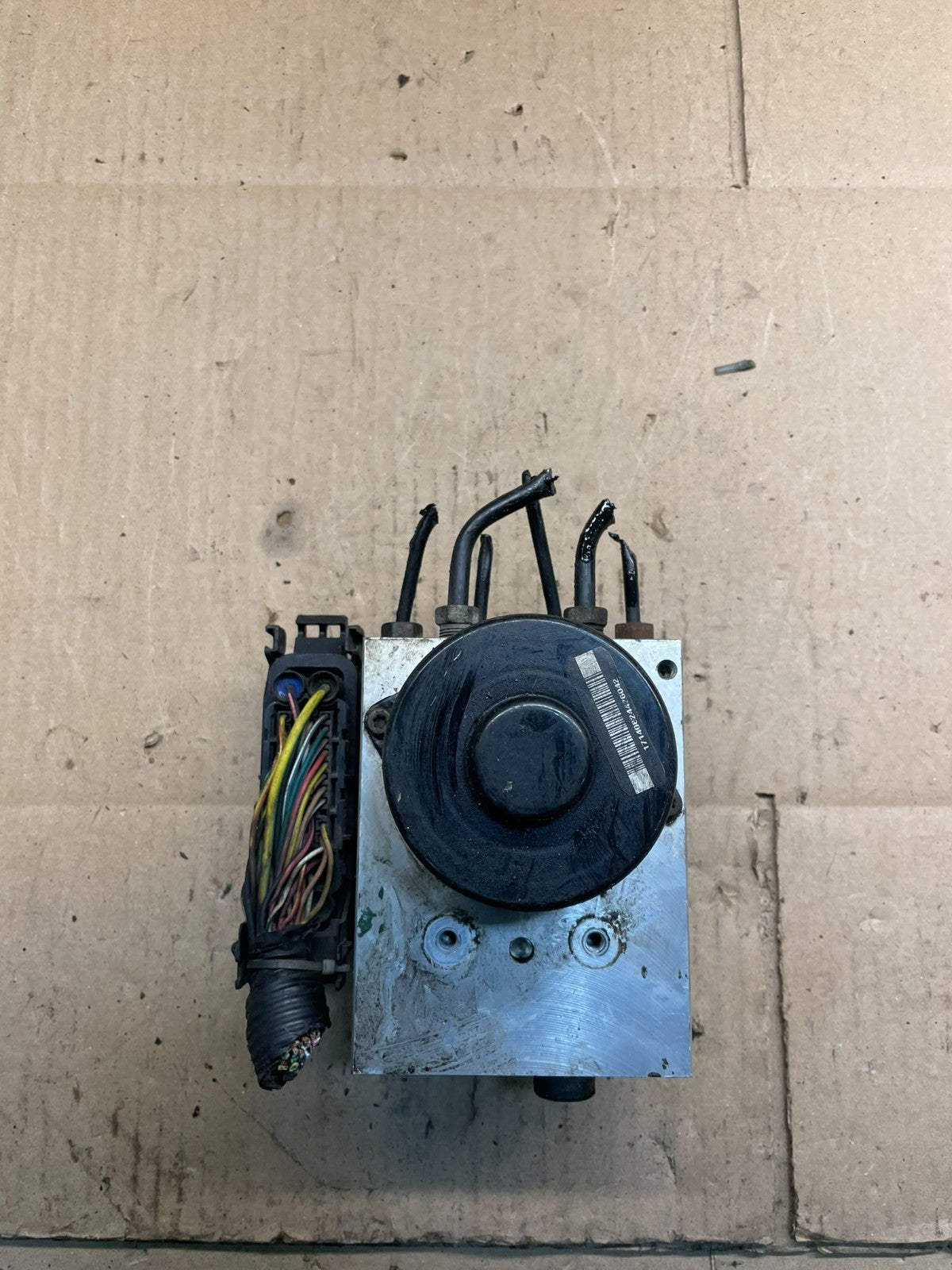 2003 2004 Ford Explorer  ABS Anti Lock Brake Pump Module Oem V9082 DG6