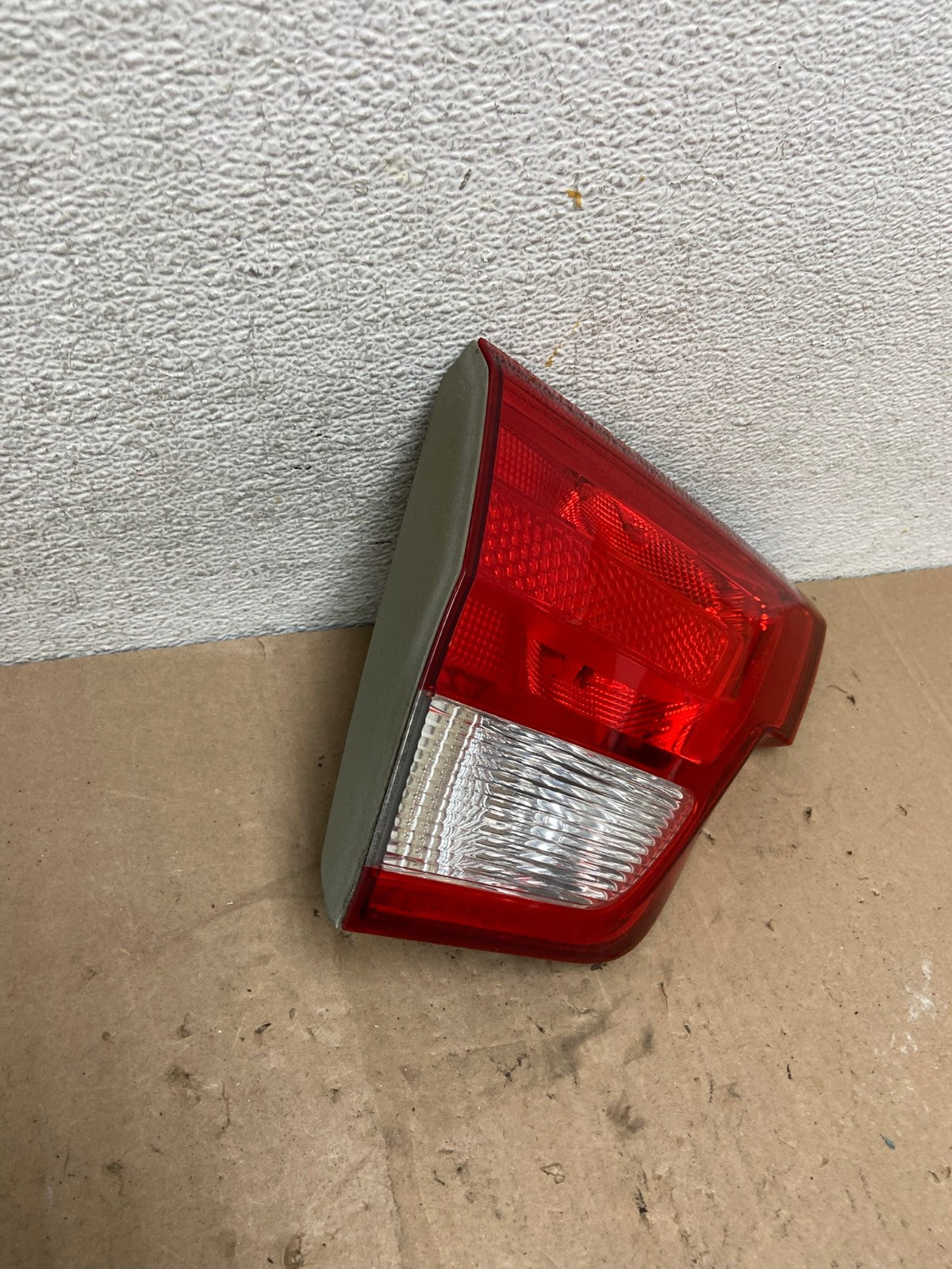 2011-2013 Jeep Grand Cherokee Left Driver Side Lh Inner Tail Light AG4911 LK1