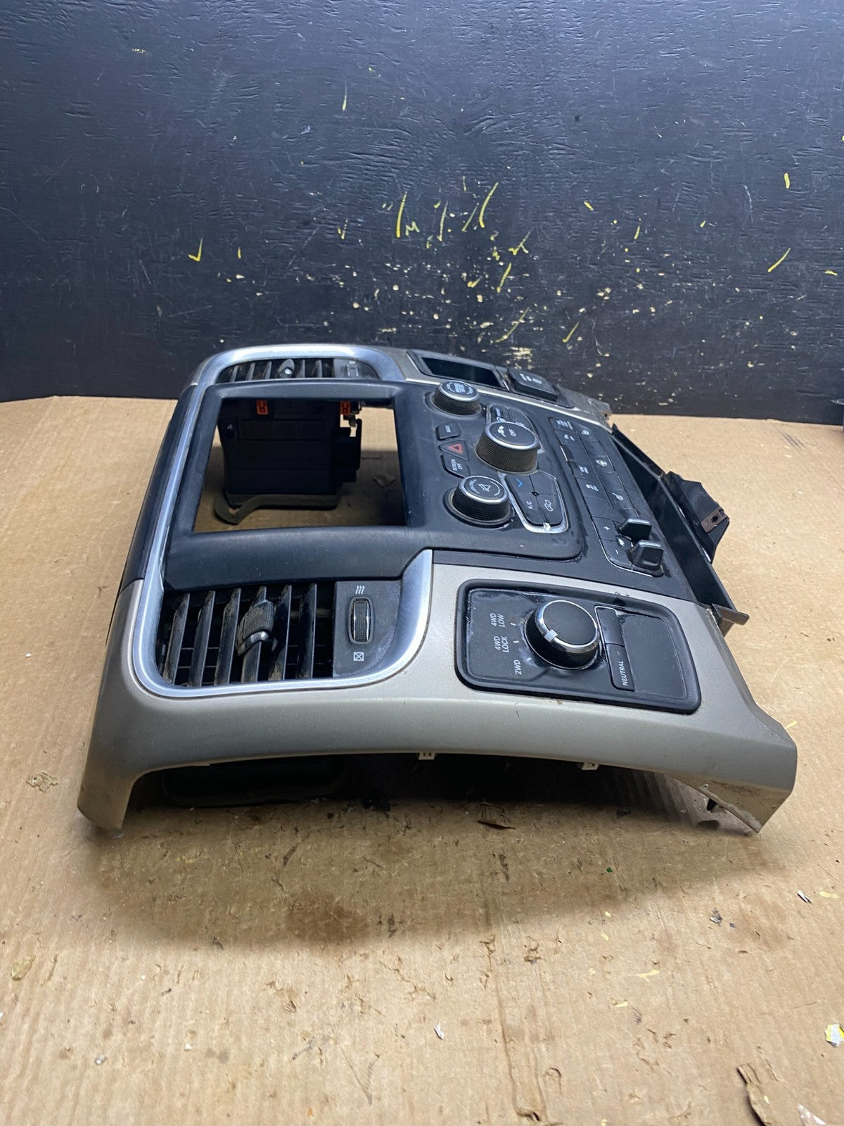 2013 to 2019 Dodge Ram 1500 2500 Climate Control Panel Display Z72631
