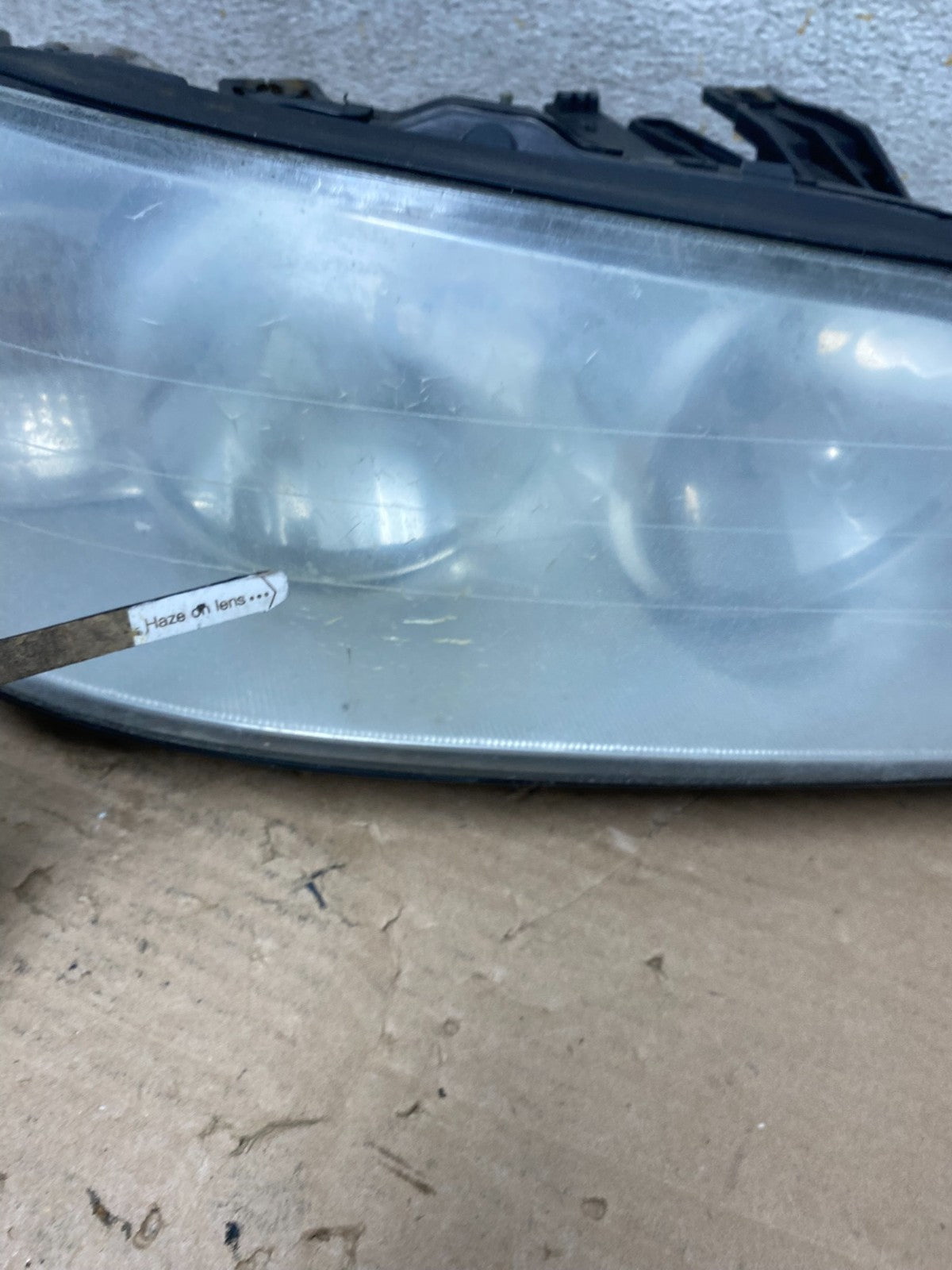 2005 to 2011 Lincoln Town Car Right Passenger Rh Side Headlight AI0897 DW5