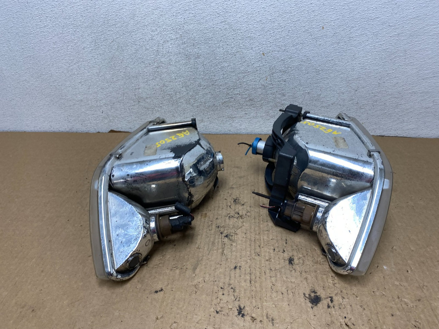 2001 to 2002 Nissan Quest Left+Right Side Halogen Headlights AG2505 DW11