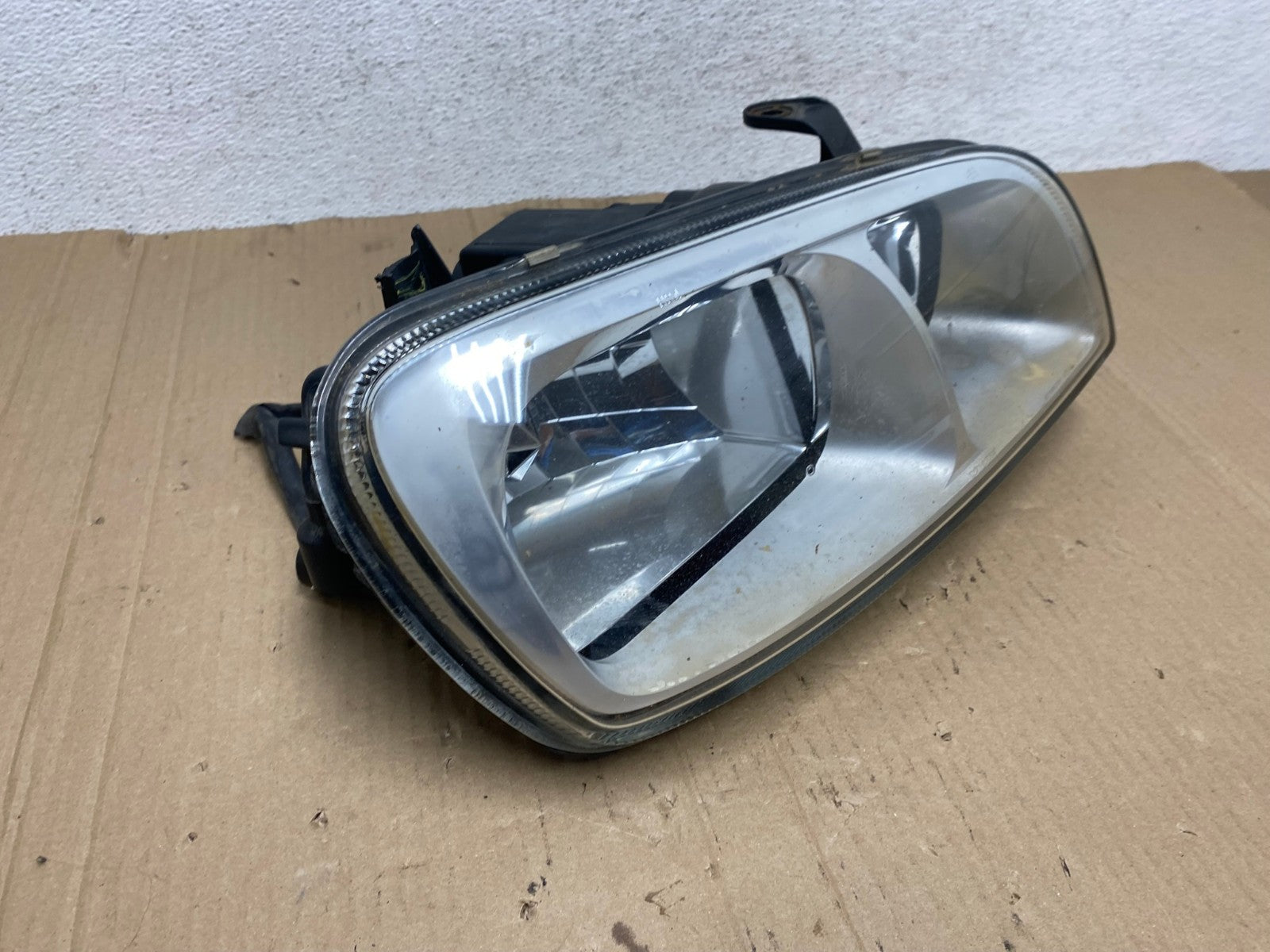 1996 - 2000 Toyota Rav4 Right Passenger RH Side Headlight Halogen AE8946 LK2