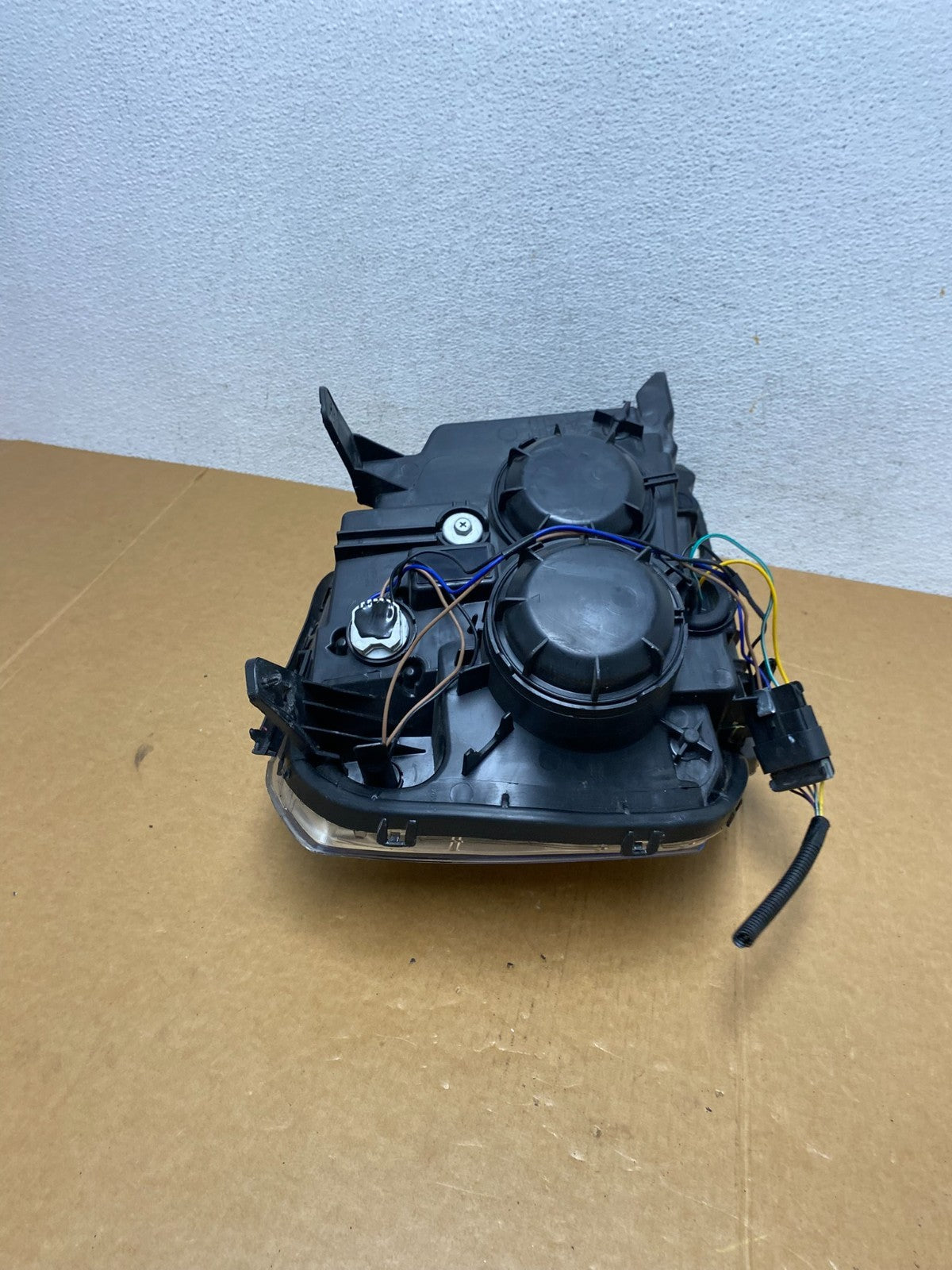 2010 to 2015 GMC Terrain Halogen Left Driver Lh Side Headlight AD8952 DW9