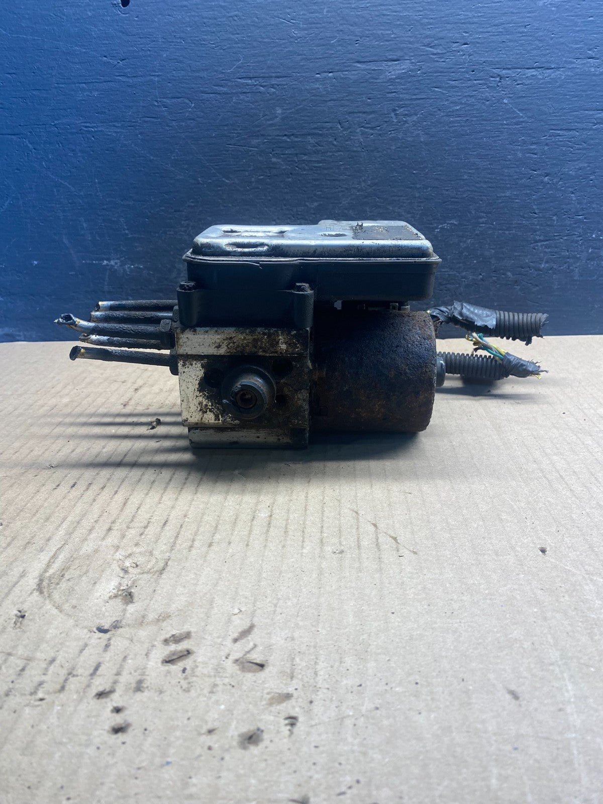 2003 - 2005 Chevrolet Silverado GMC Sierra ABS Anti-Lock Brake Module ac8997 DG2