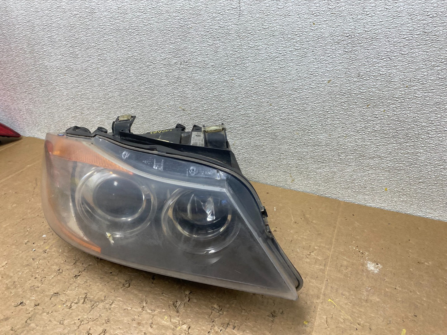 Xenon HID AFS 2006 to 2008 BMW 3 Series Headlight Right Passenger Side OEM V64001
