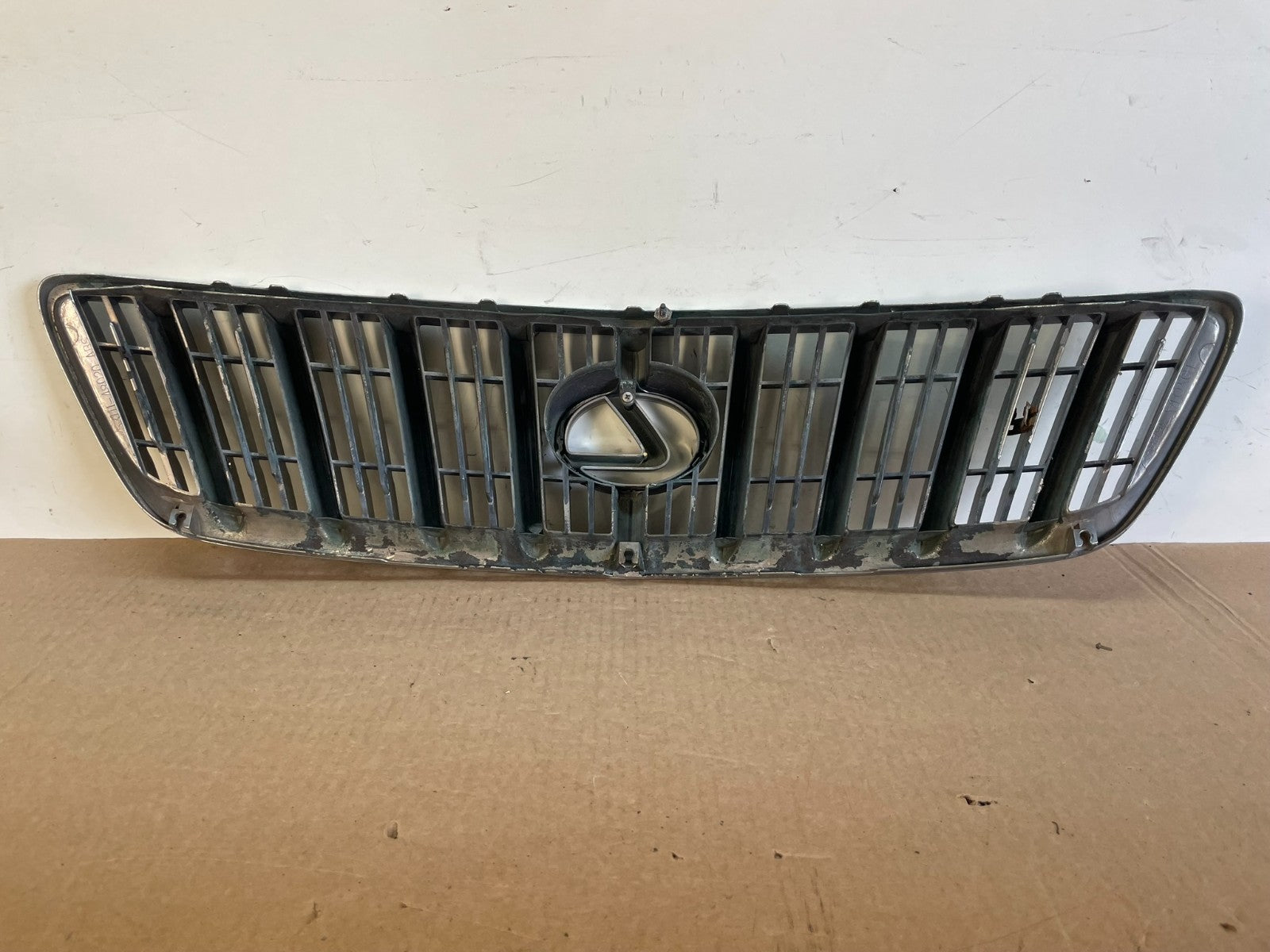1999 to 2003 Lexus RX300 Front Upper Grill Grille AG2948 DG3