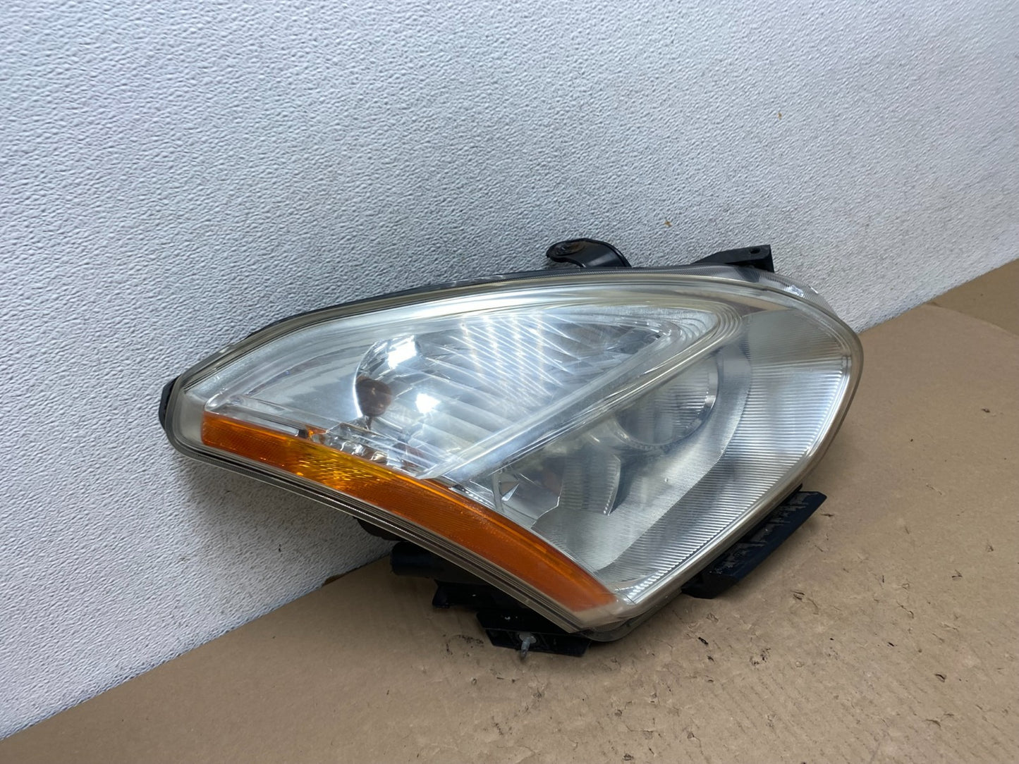 2009-2013 Nissan Rogue Right Passenger Xenon HID Headlight AG6754 DW2