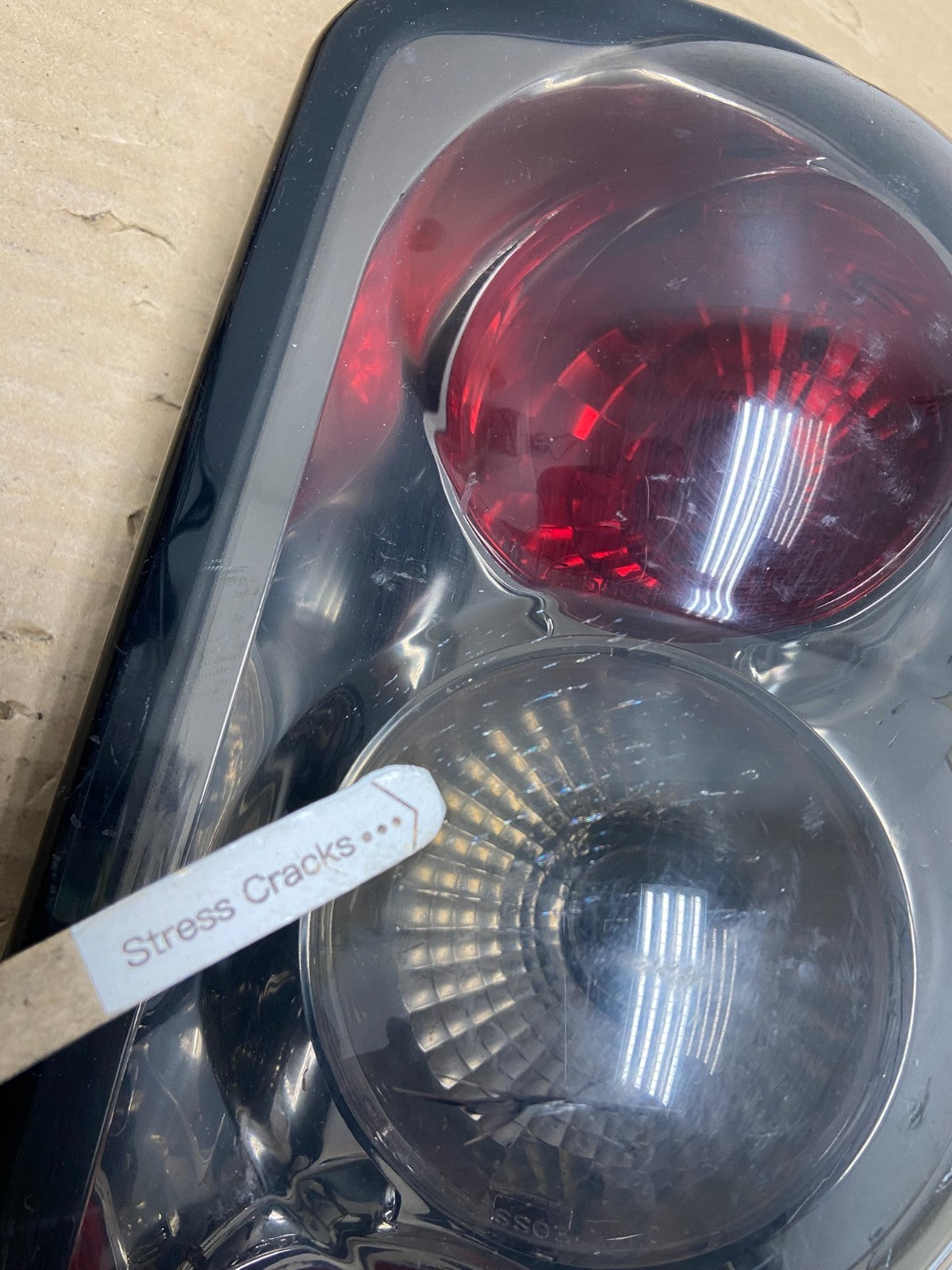 2000 to 2006 Chevrolet Suburban Tahoe Yukon Left+Right Set Tail Lights AG8135 DG4