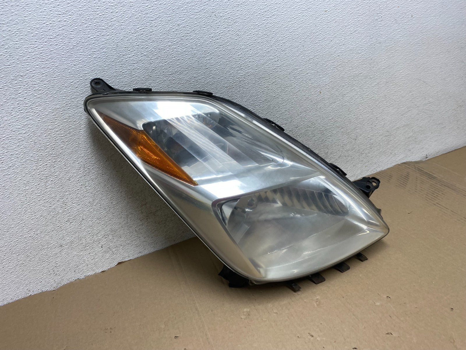 2004 - 2005 Toyota Prius Right Passenger RH Side Headlight Xenon Hid AG6819 DW2