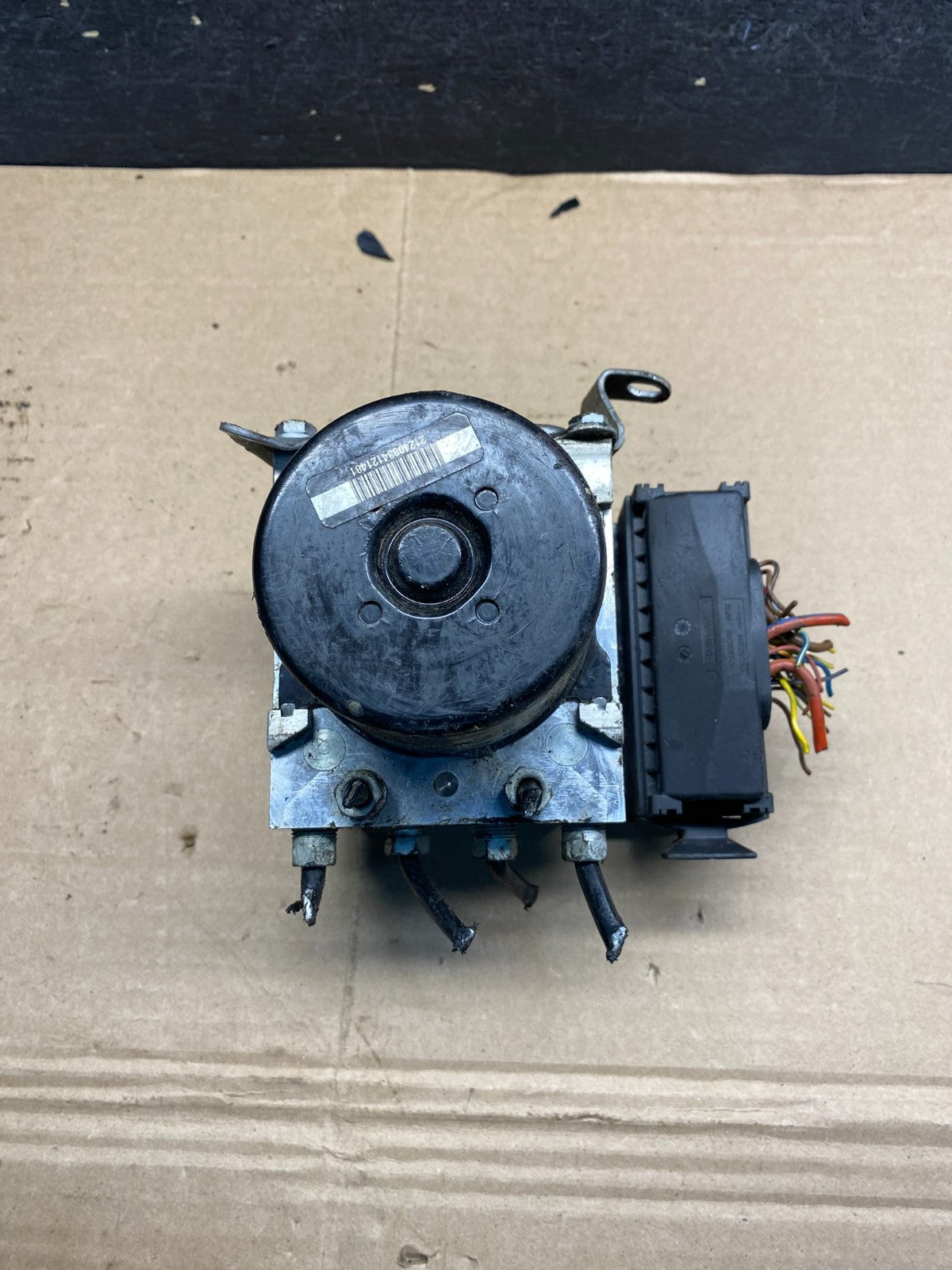 2009–2013 BMW E90, E91, and E92 ABS Anti-Lock Brake Pump Module AE9991 DG5