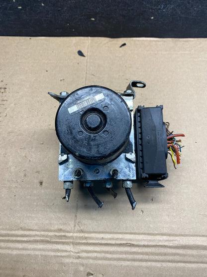 2009–2013 BMW E90, E91, and E92 ABS Anti-Lock Brake Pump Module AE9991 DG5