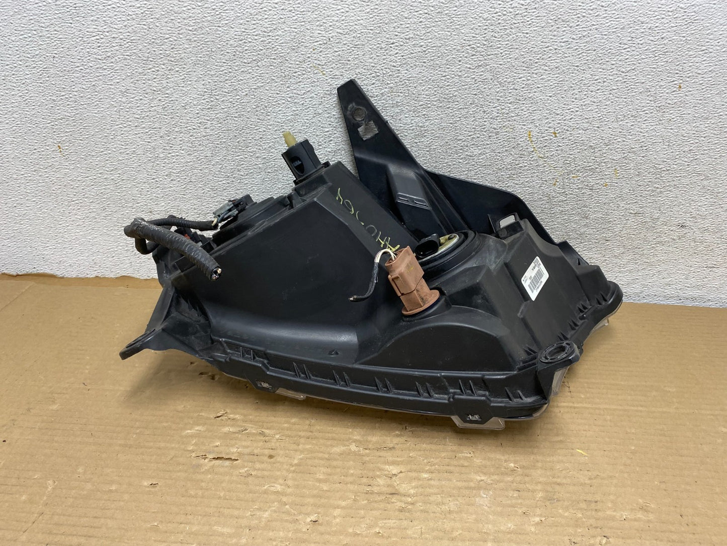 2011 to 2013 Dodge Durango Left Driver LH Side Headlight AH0564 DW7