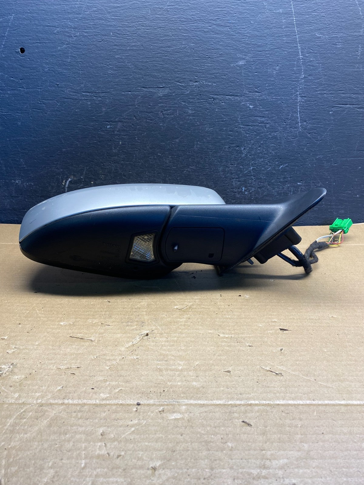 2004 - 2006 Volvo S60 Right Passenger RH Front Door View Mirror AD6621 DW3