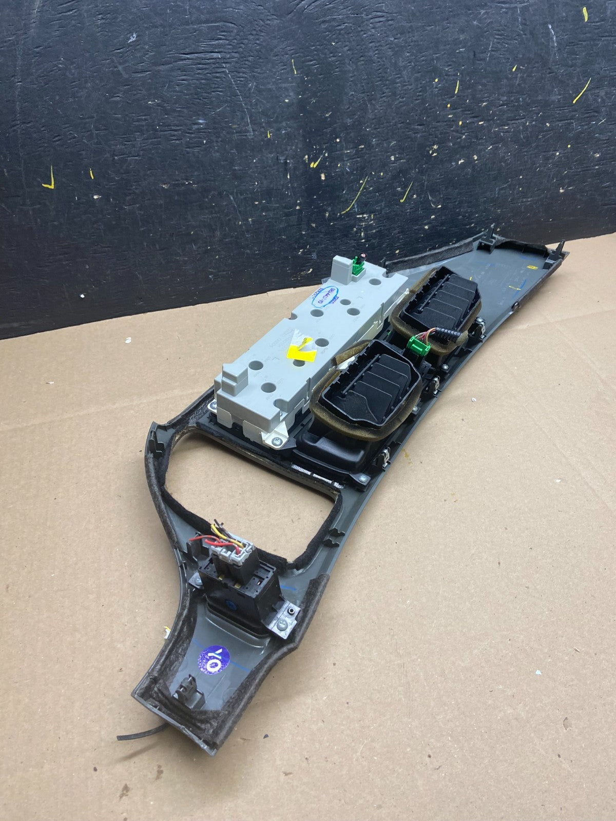 2005 to 2010 Honda Odyssey Radio Climate Control Dash Trim Bezel T9099 DG3