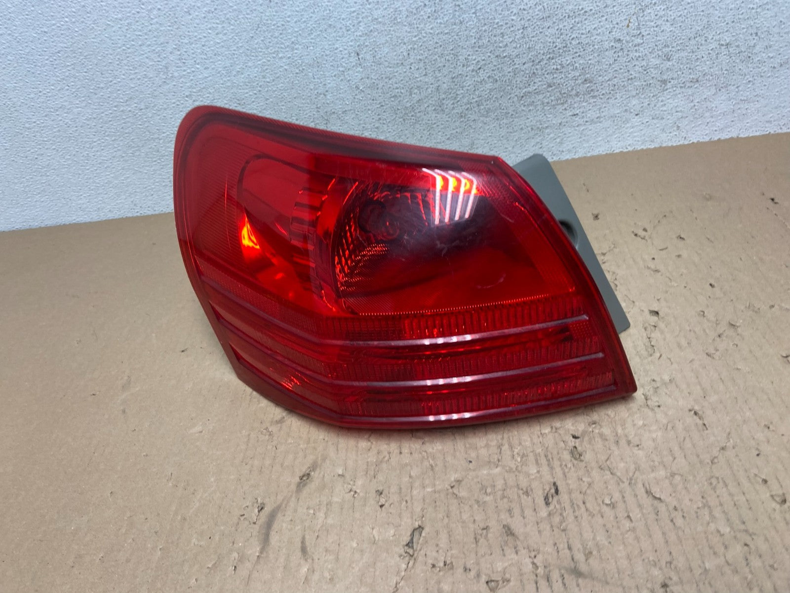 2008 to 2015 Nissan Rogue Left Driver Lh Side Tail Light AE8850 LK0