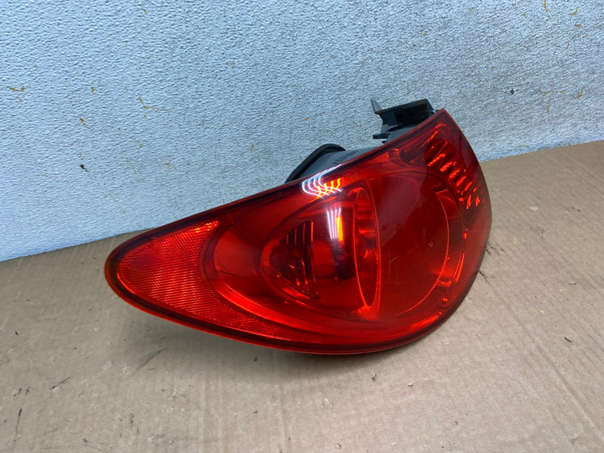 2007 to 2010 Hyundai Elantra Sedan Left Driver Side Tail Light AI8388 LK2