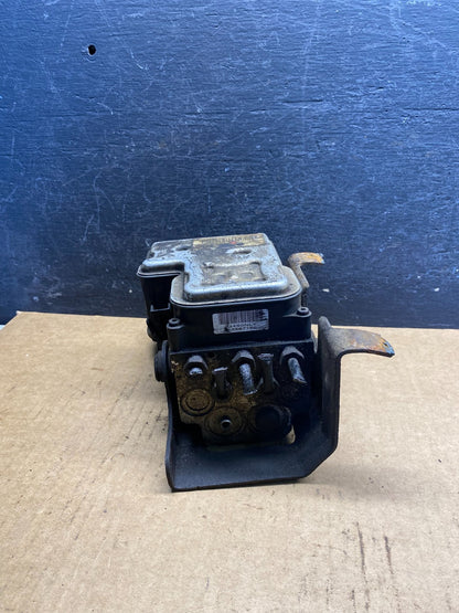 2005 - 2007 Chevy Express GMC Savana 1500 2500 ABS Anti Lock Brake Pump AH7228 D2
