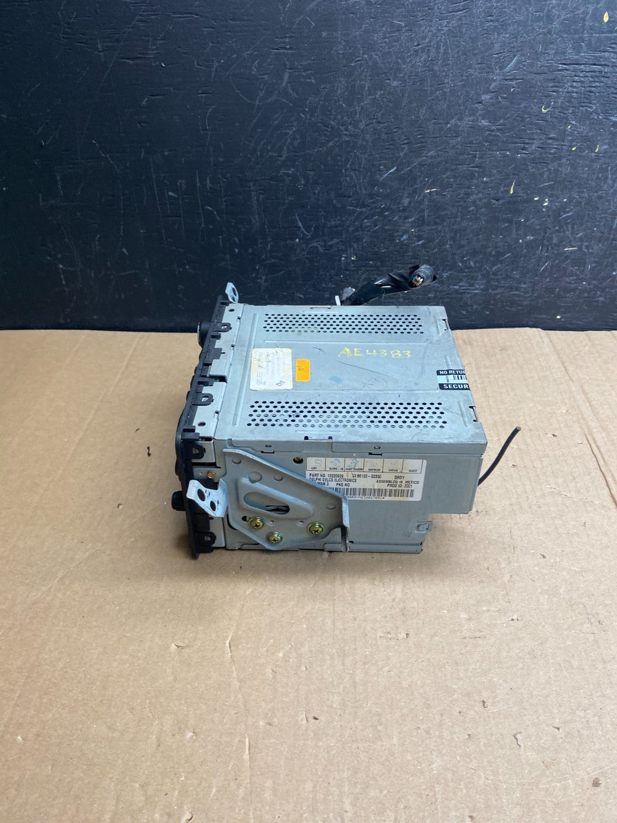 2003 - 2008 Pontiac Vibe GMC 6 Disc AM FM Radio Player Receiver AE4383 DG2