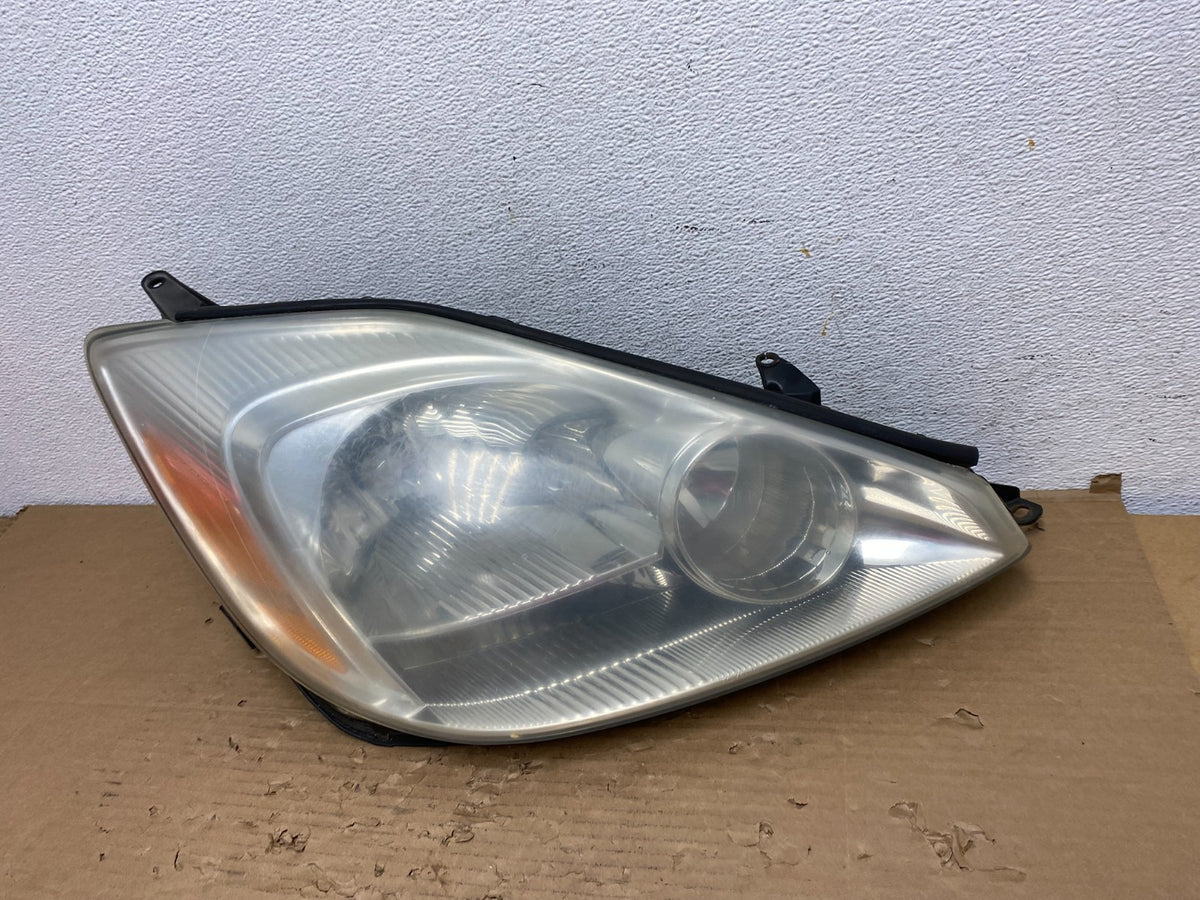 2004-2005 Toyota Sienna Right Passenger Halogen Headlight AD4295 DW1