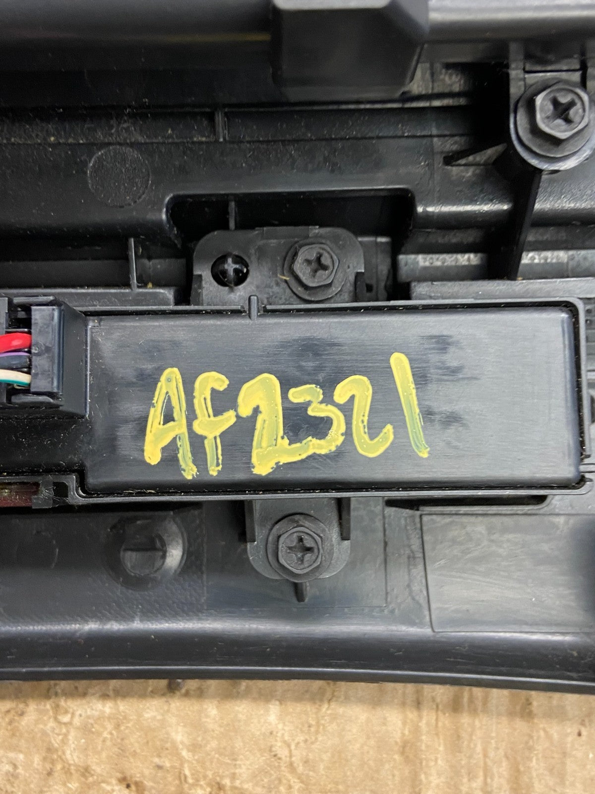 2008 to 2012 Jeep Liberty Dash Climate Temperature Control Radio Bezel AF2321 DG6