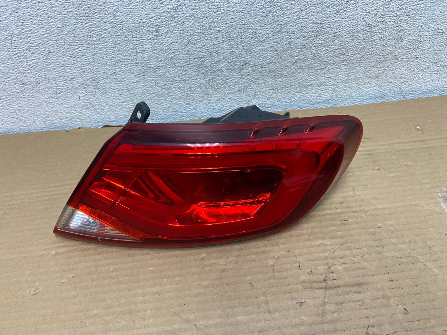 2015 2016 2017 Chrysler 200 Sedan Right Passenger Side Tail Light AG8974 DW0